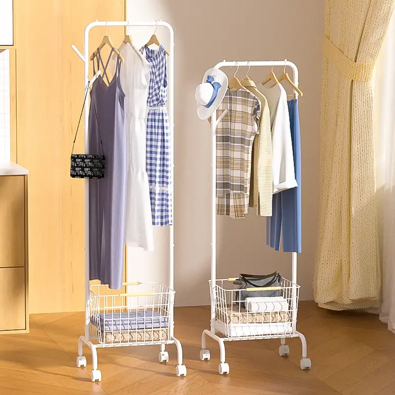 Portant à vêtements portable sur pied avec panier de rangement